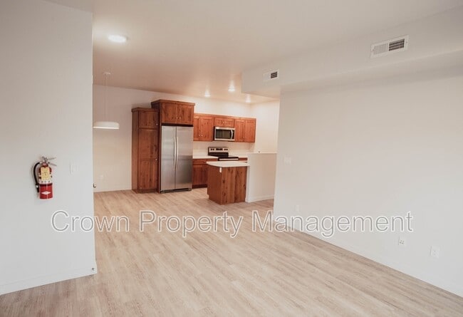 Photo - 205 Sawyer Ln