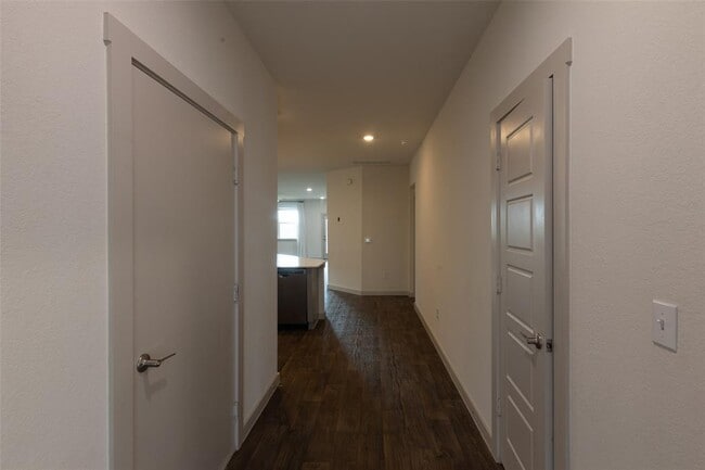 Photo - 2913 Louris Ln