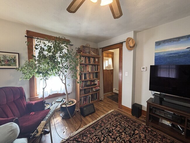 Photo - 15 Clinton St