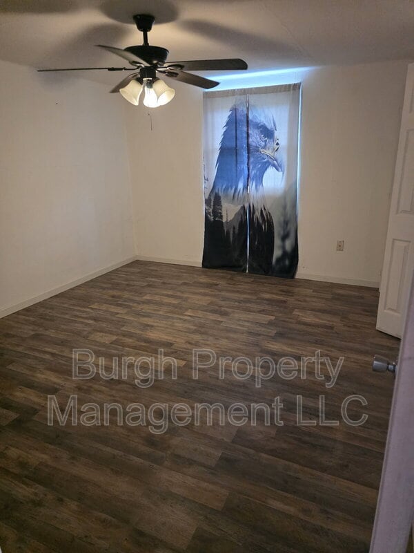 Photo - 549 Thompson Ave