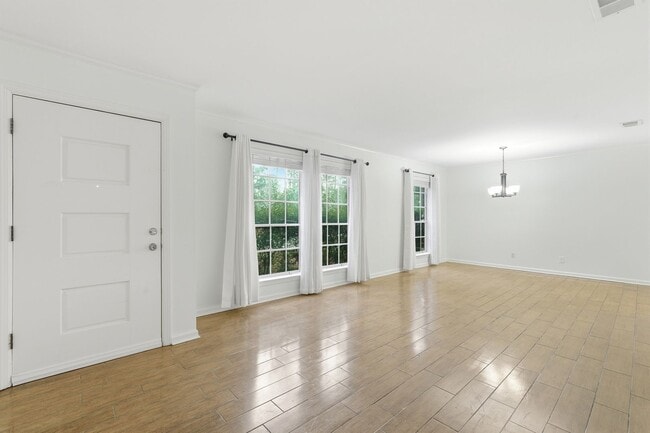 Photo - Ranch Home in Wilmington Park For Lease