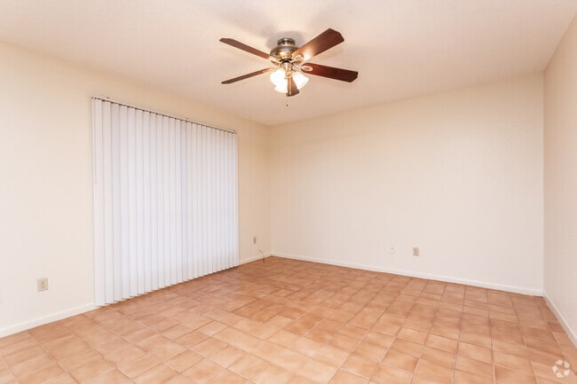 2BR, 1BA - 840SF Living Room