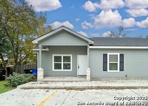 Photo - 913 E Seidemann St