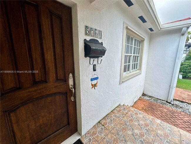 Photo - 5760 SW 10th St