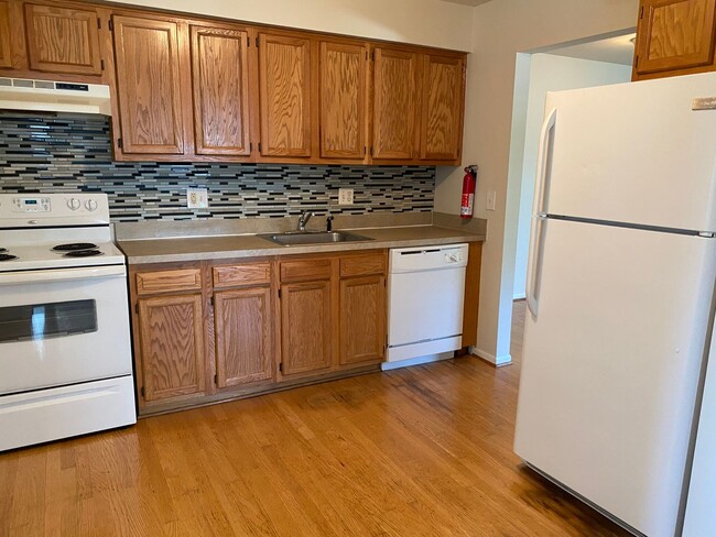 Photo - 38584 Meadowdale St