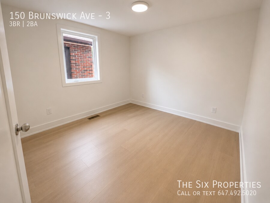 Photo - BRAND NEW LUXURY 3 BED 2 BATH NEAR U OF T