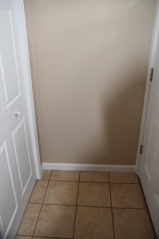 Photo - 3273 Berent St