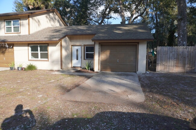 Building Photo - Andelijno Duplex Home