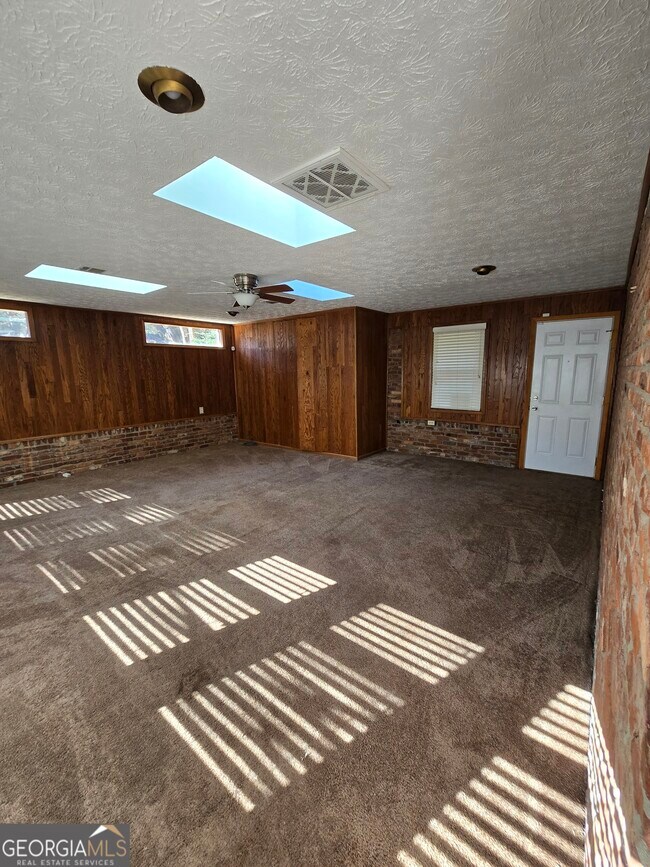 Photo - 170 Port Antonio Ct SW