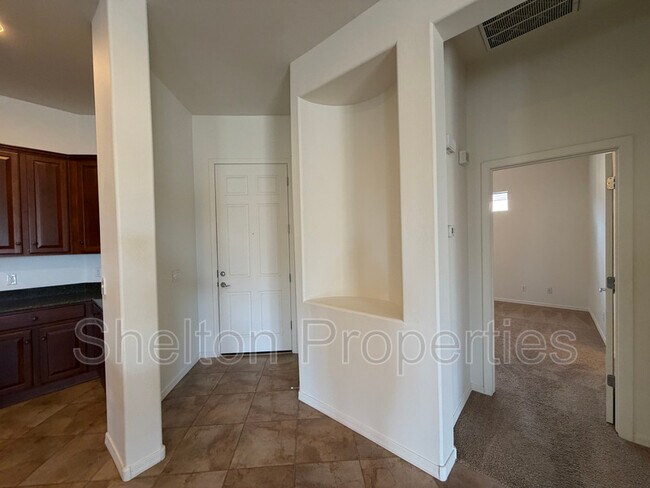 Photo - 25207 W Centre Ave