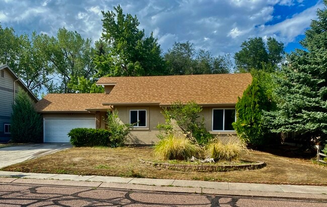 Photo - 970 Bayfield Dr