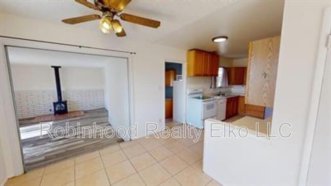 Photo - 301 Walnut St