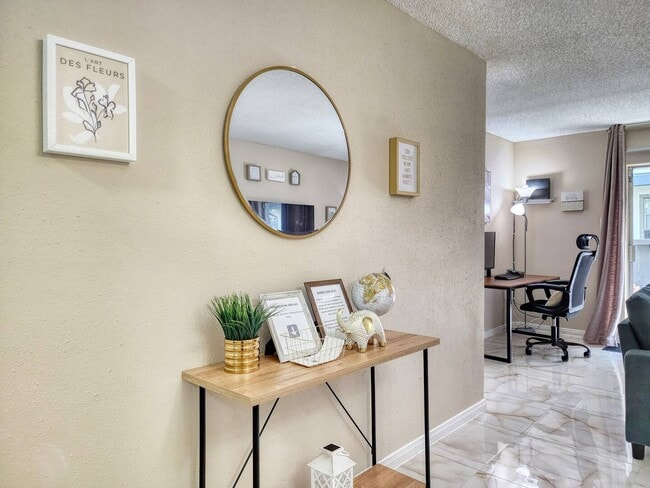 Entry - Star Braeswood Apartments