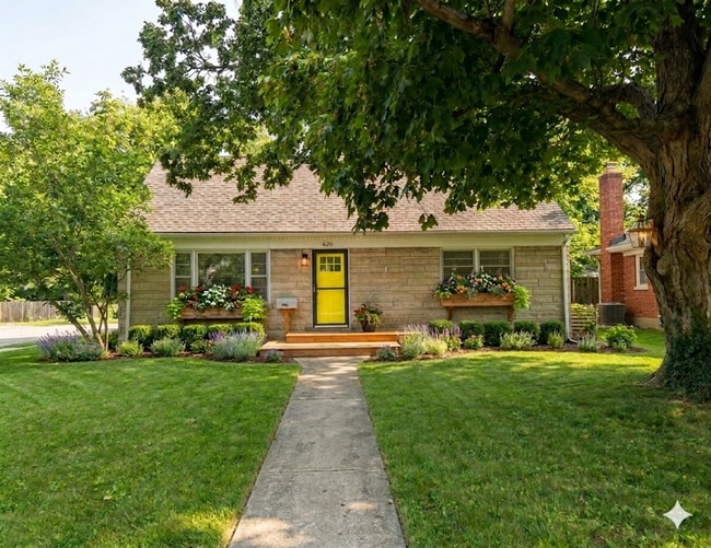 Building Photo - AVAILABLE MID-JUNE!