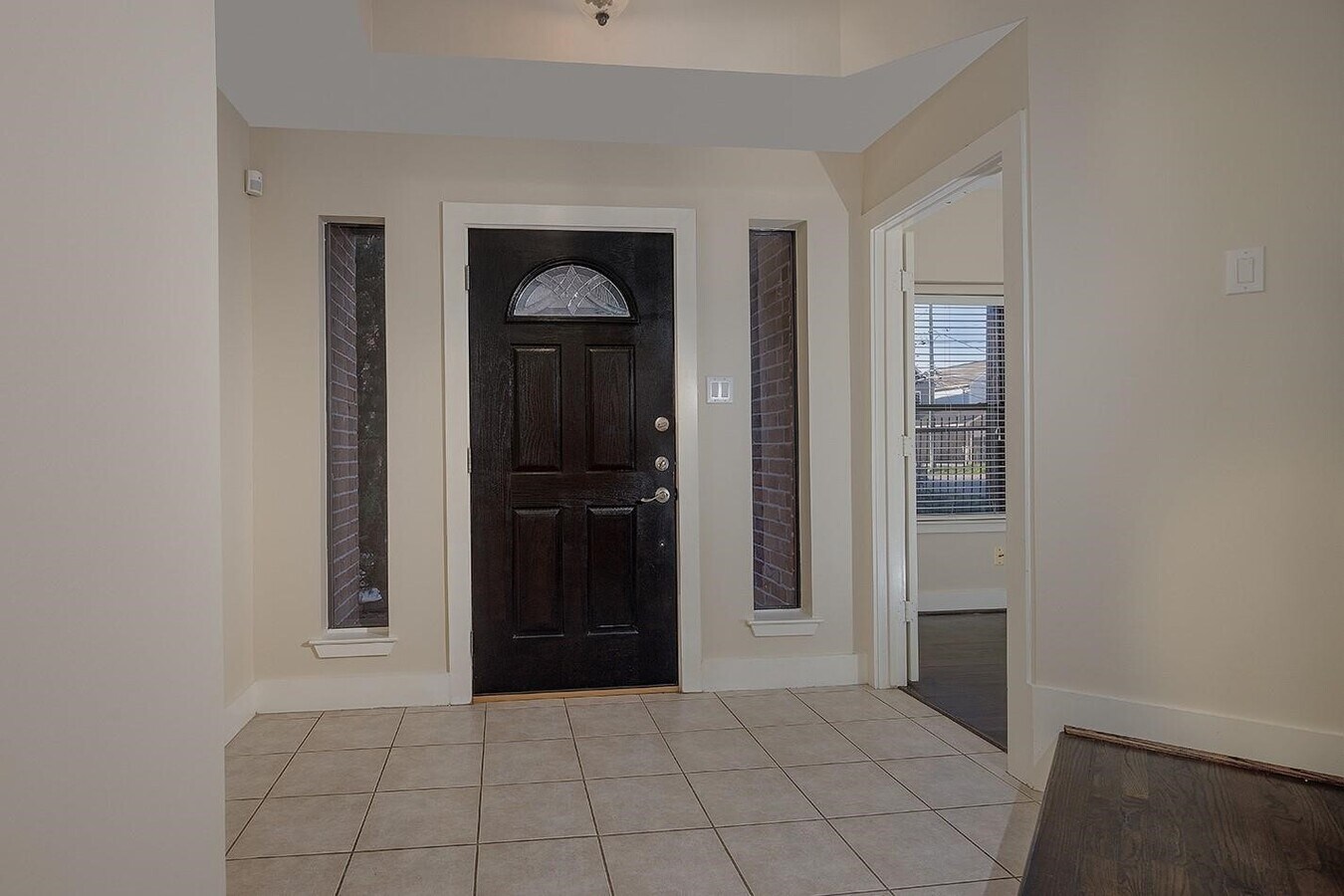 Photo - 914 W 25th St