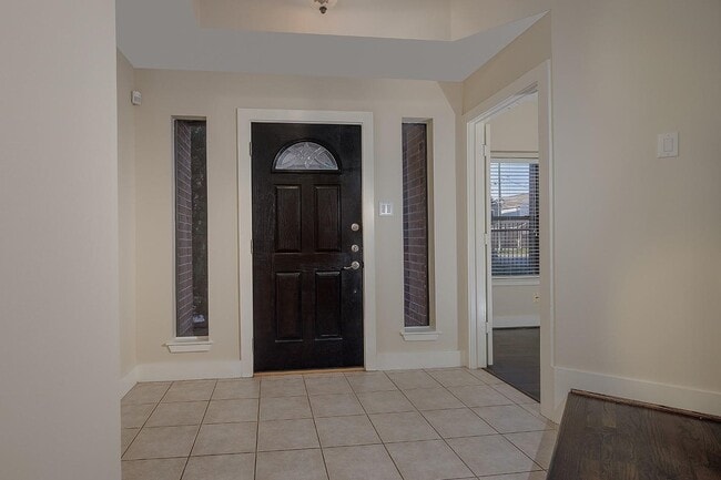 Building Photo - 914 W 25th St Rental