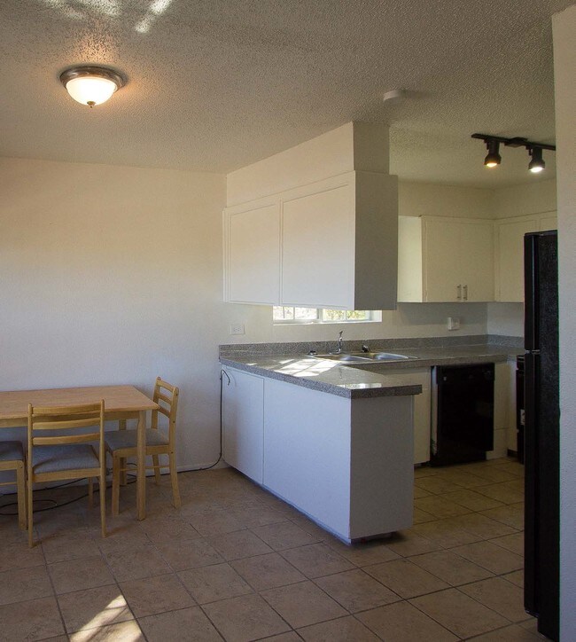 Photo - Aspen Square