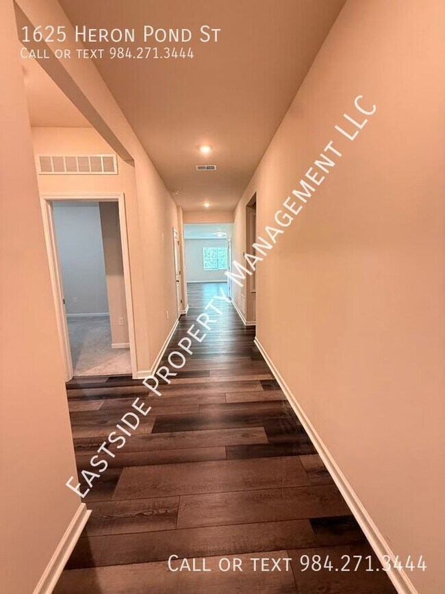 Photo - 1625 Heron Pond St