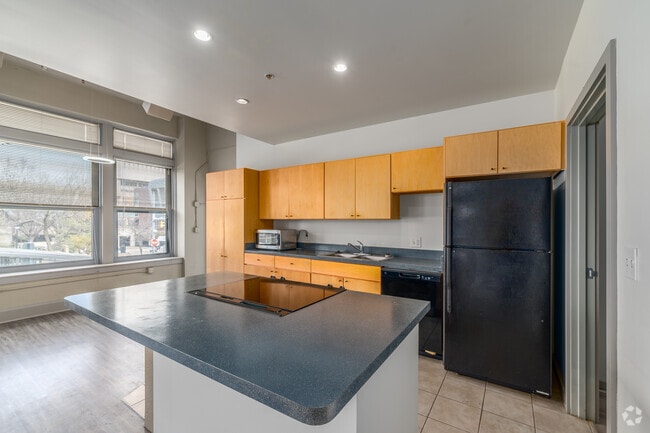 2BR, 2BA - 1,319SF - Kitchen
