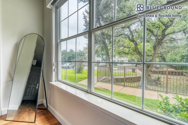 Photo - 10001 N Capital of Texas Hwy Unidad FL1-ID249