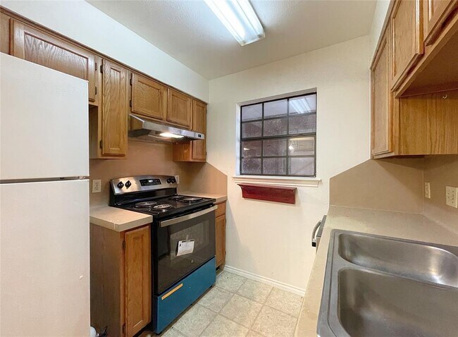 Photo - 1903 E 20th St Unit 201