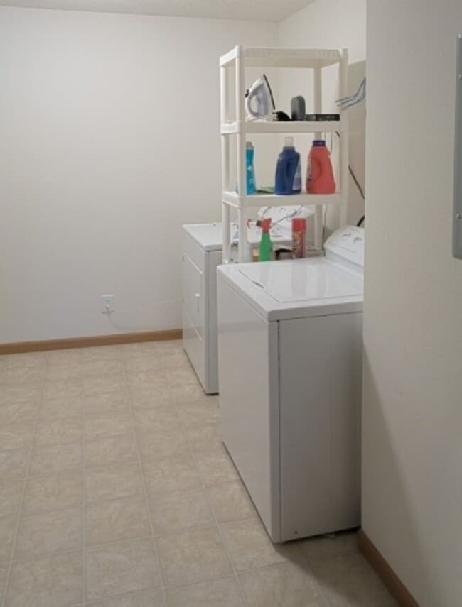 Photo - Anthrop Pointe