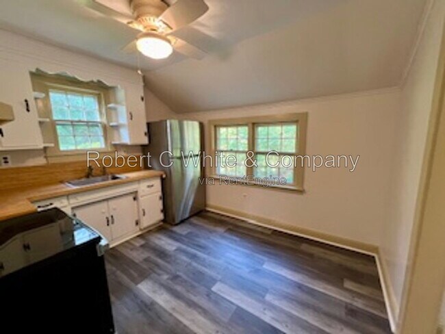 Photo - 604 Huckleberry Hill Rd