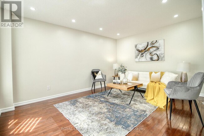 Photo - 13 Stillwater Crescent