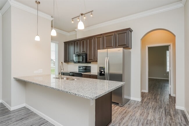 Photo - 651 Lakeland Cir