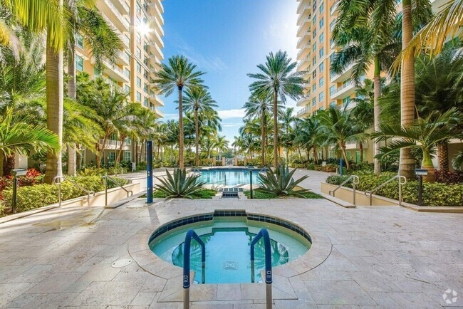 Building Photo - 635 Casa Loma Blvd Rental