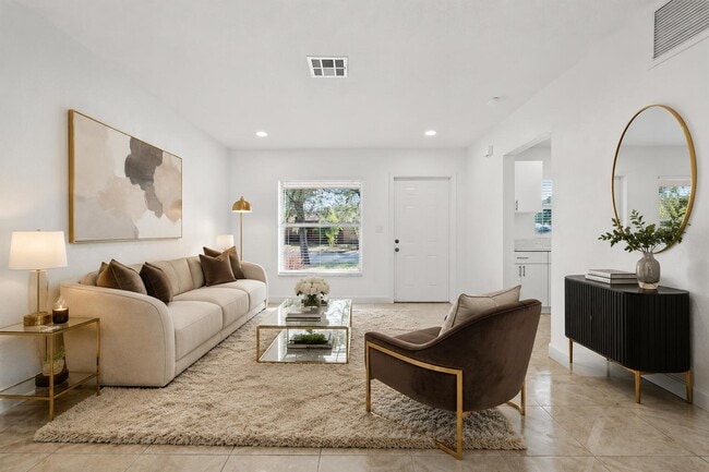 Photo - 583 NW 17th Pl