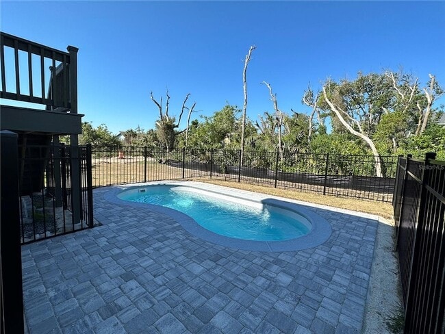 37 Atlantic Dr