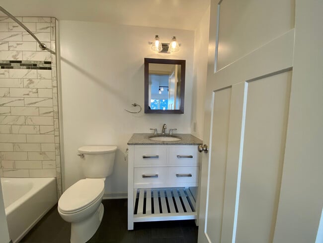 Photo - 4114 Lauriston Street