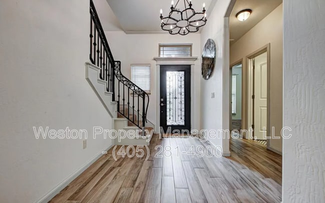 Photo - 300 SW 171st St