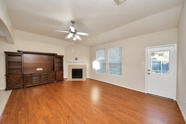 Photo - 822 Glen Abbey Dr