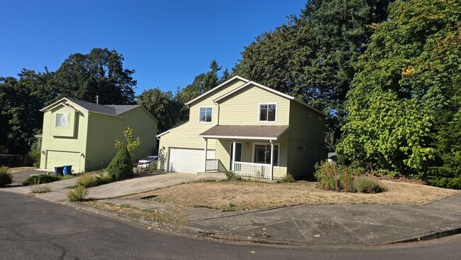 Building Photo - Large 3 bedroom Rental
