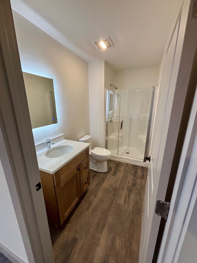 1BR, 1BA - Bath - 747 Pontiac