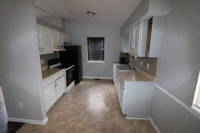 Photo - 14896 Alberta Ave