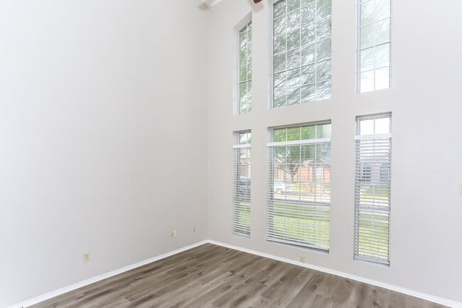 3110 Sara Dr