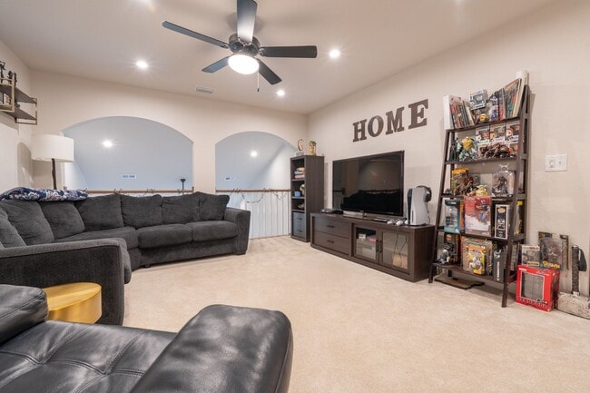 Photo - MOVE IN READY 3 Bedroom in Desirable Grass...