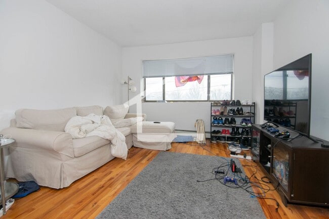 Photo - Nice 2 bed in Mission Hill