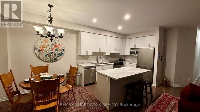 Photo - 308 Livery St