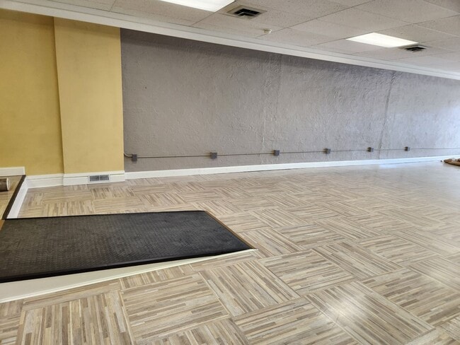 Photo - 110 N Michigan Ave Unidad 110 N. Michigan Ave Commercial