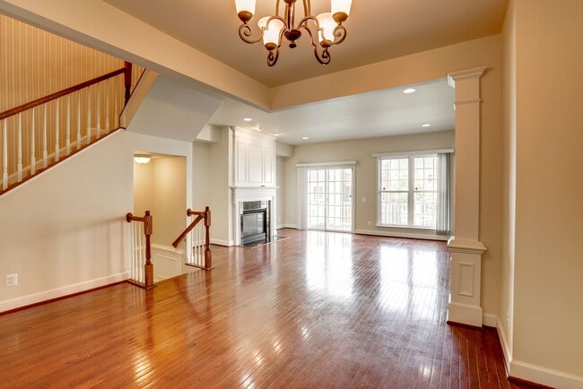 Photo - 14580 Crossfield Way