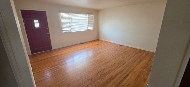 Photo - MOVE IN SPECIAL 1/2 OFF FIRST FULL MONTHS RENT.  ALL PROSPECTIVE TENANTS MUST SUBMIT A $58 NON-RE...
