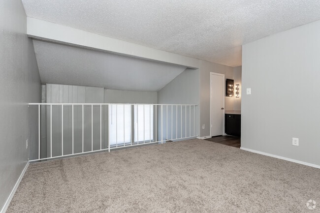 2BR,2.5BA-1374SF