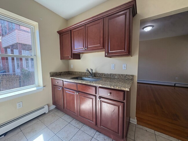 Building Photo - 310 Edgewood Ave Unit 4 Rental