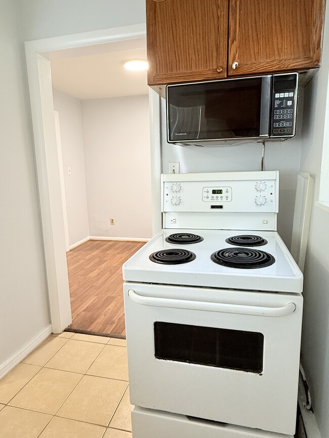 Photo - 1590 Ouellette Ave Unit 102