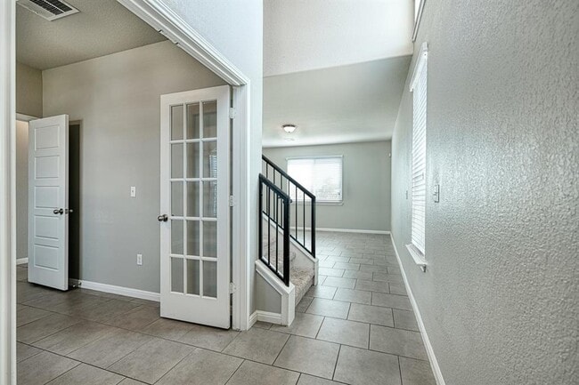 100 Northern Flicker St