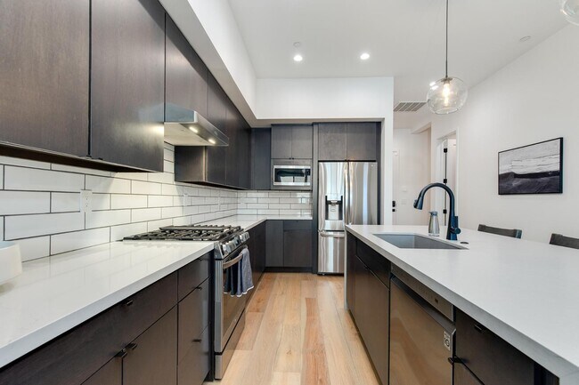 Photo - 5151 N 13th Pl